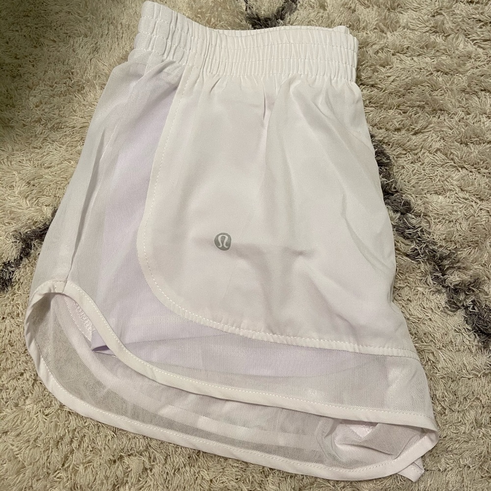Lululemon white shorts size 6